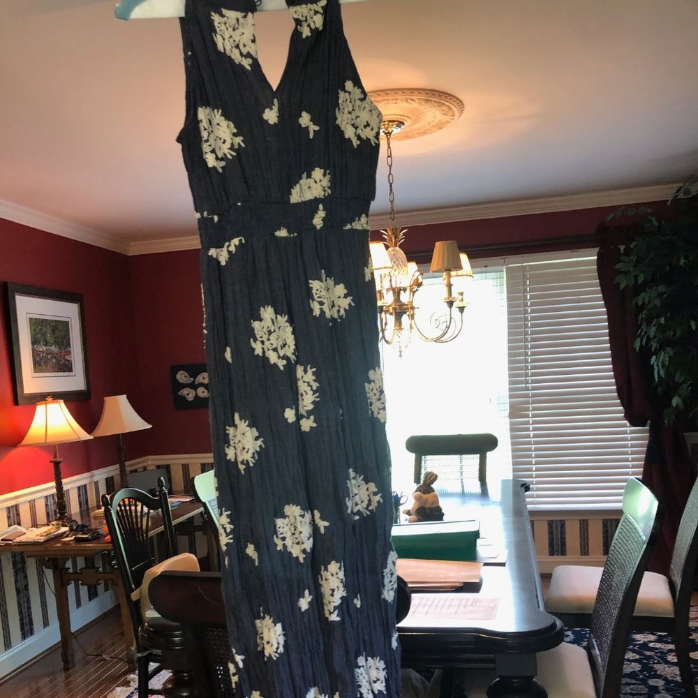 LIGHT AND ELEGANT SUMMER DRESS